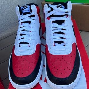 Brand new size 11 mens Nike Court